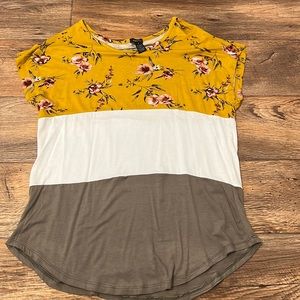 Rue 21 medium flowy top